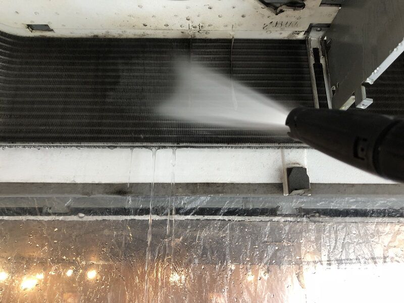 他社の約2.5倍強力な高圧洗浄機で頑固な汚れを徹底除去！