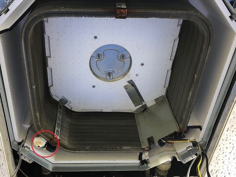 ドレンポンプ・ドレンホース内も洗浄し、詰まりを解消します！