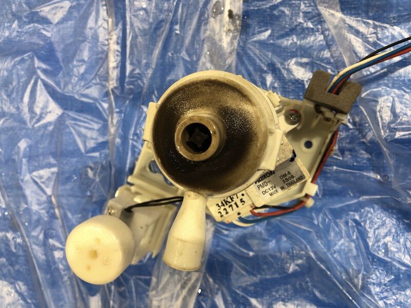 ドレンポンプ・ドレンホース内も洗浄し、詰まりを解消します！