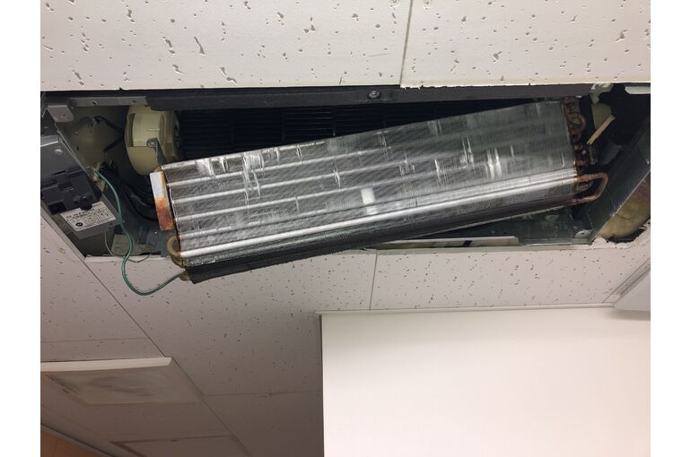 5B2A2E3C-186B-43CB-9A19-3BADE8D5CAC2