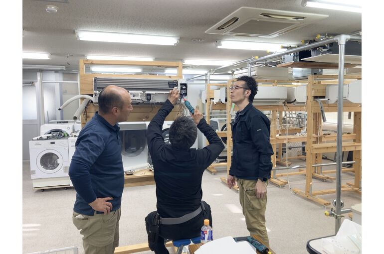 2025年2月11日（火）～14日（金）壁掛けエアコン（基礎編・初級）、縦型洗濯機（基礎編）講習を行いました。