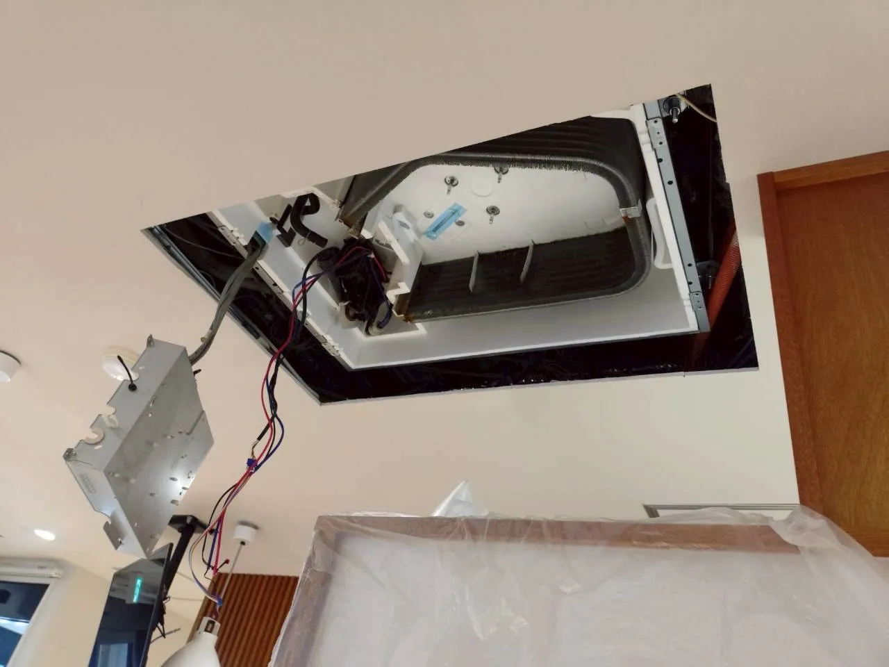 業務用エアコンクリーニングと業者選び東京都立川市で失敗しないための料金や対応力徹底解説